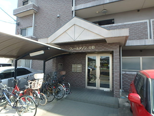 2/4 エントランス