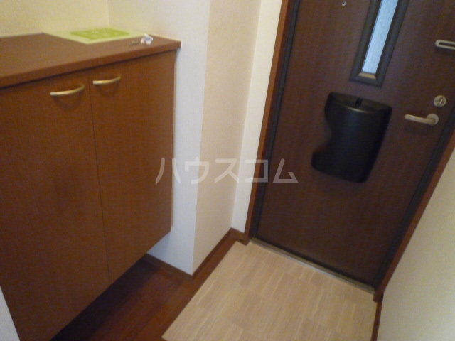 23/30 エントランス