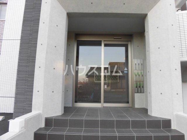 18/22 エントランス