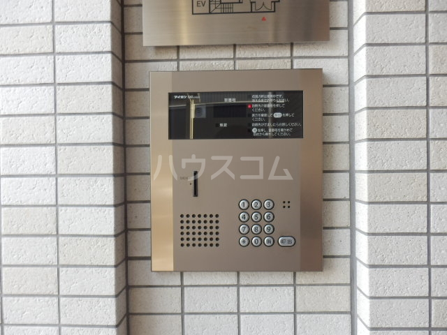 22/30 エントランス