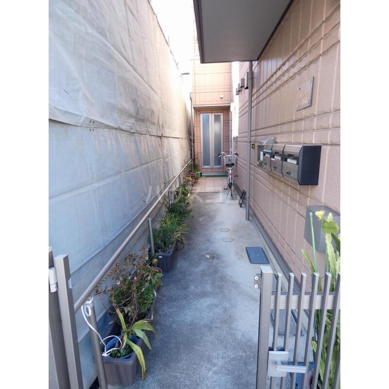 20/30 エントランス