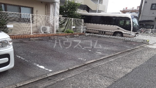 26/30 駐車場