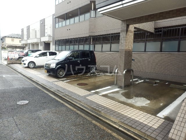 21/29 駐車場