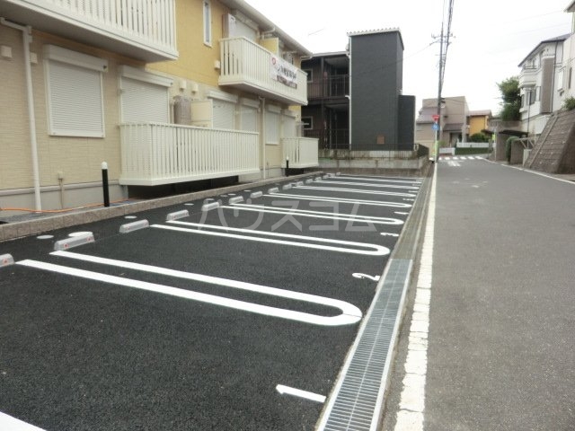 2/5 駐車場