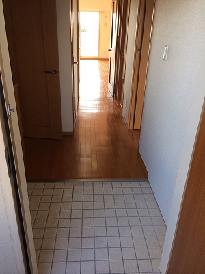 16/30 玄関