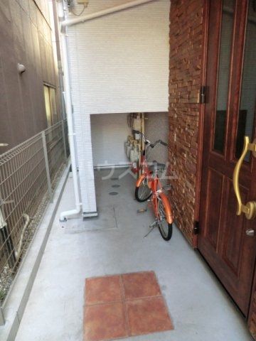 16/18 エントランス