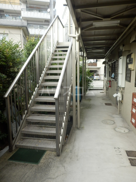 21/25 エントランス