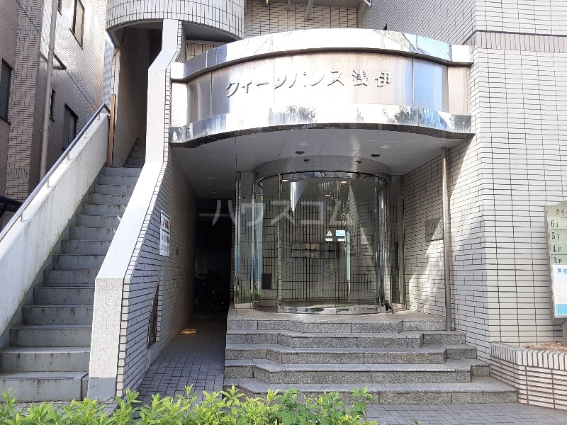 18/26 エントランス