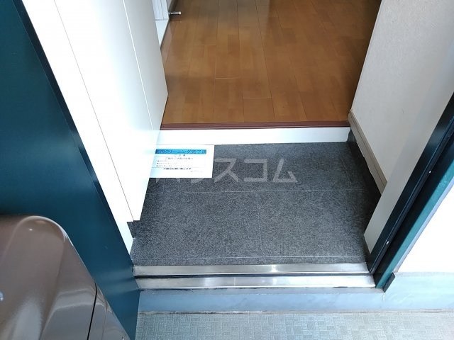 13/30 玄関