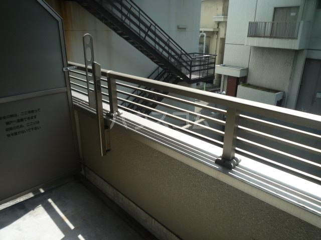 16/27 バルコニー