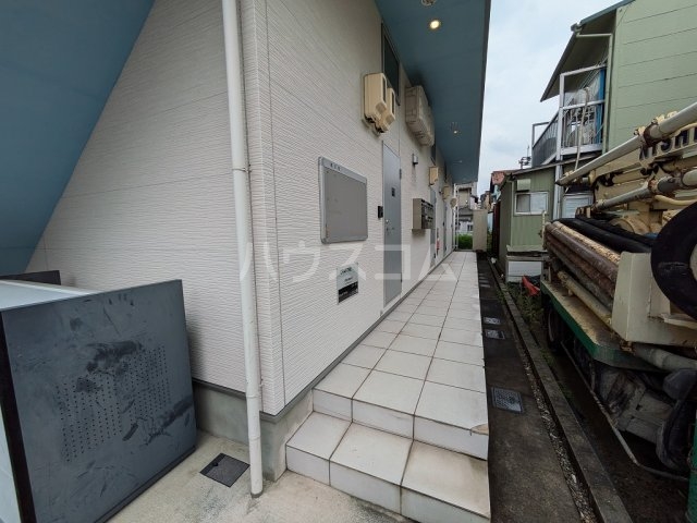 28/30 エントランス