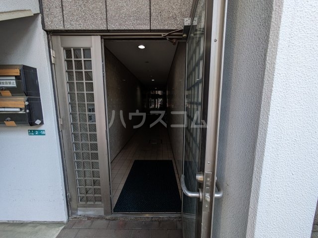 22/30 エントランス