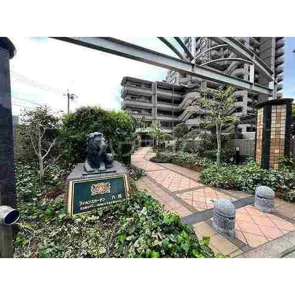 14/14 エントランス