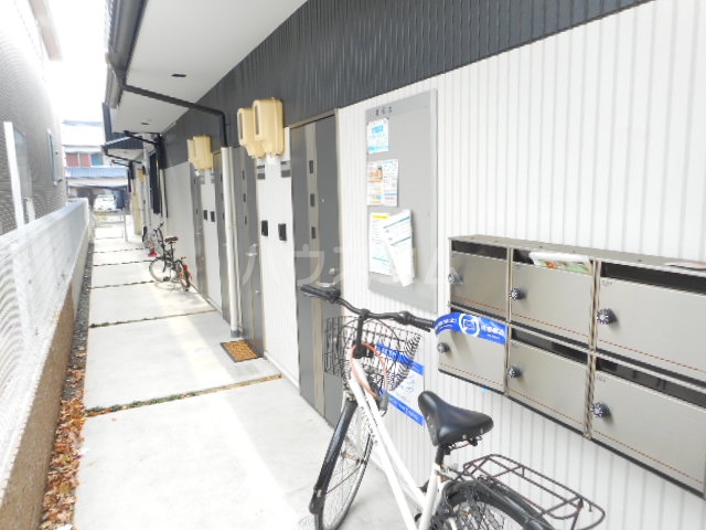 2/3 エントランス