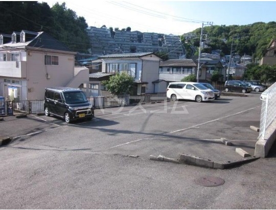 21/29 駐車場