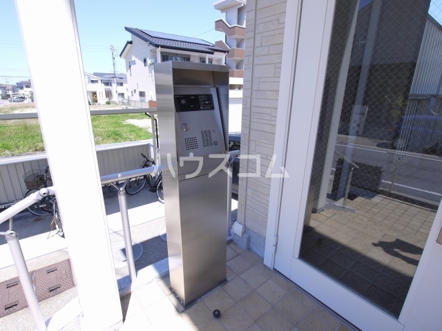 13/15 エントランス