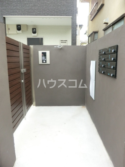 19/29 エントランス