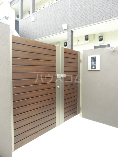 19/29 エントランス