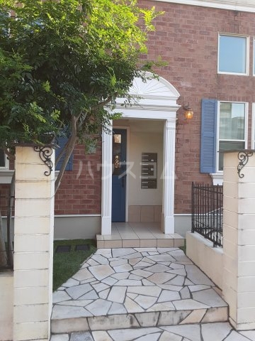 22/30 エントランス