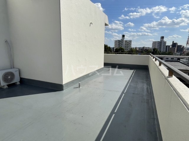 21/30 バルコニー