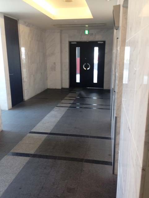 20/29 エントランス