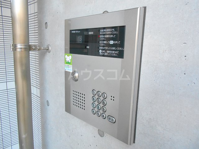 26/28 エントランス