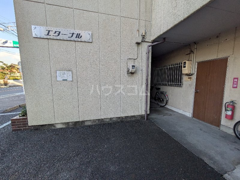 21/27 エントランス