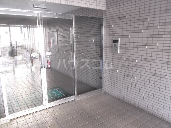 21/26 エントランス