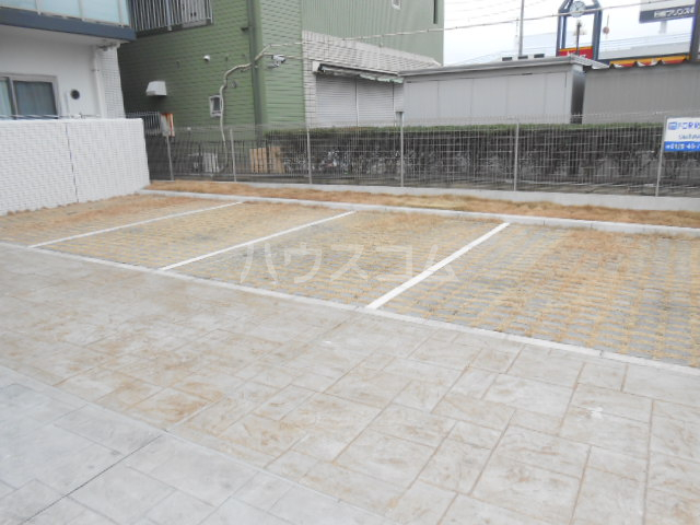 22/30 駐車場