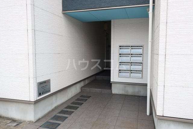 28/30 エントランス