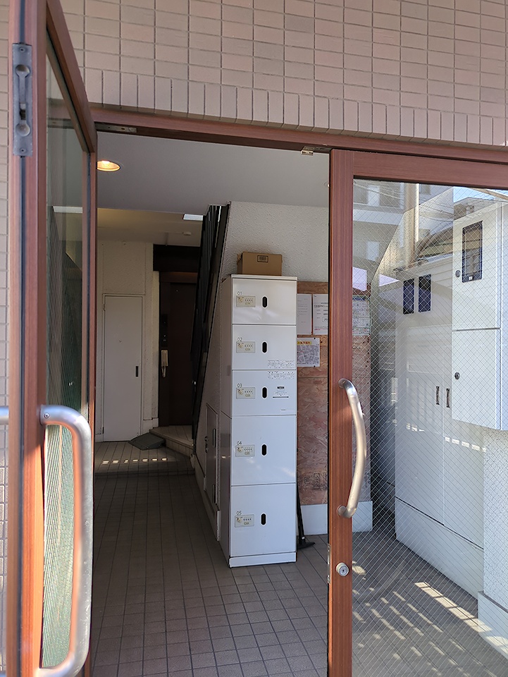 22/30 エントランス