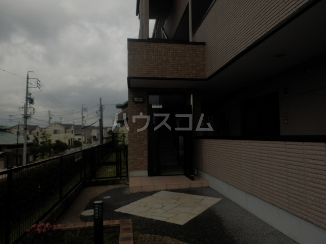 20/23 エントランス