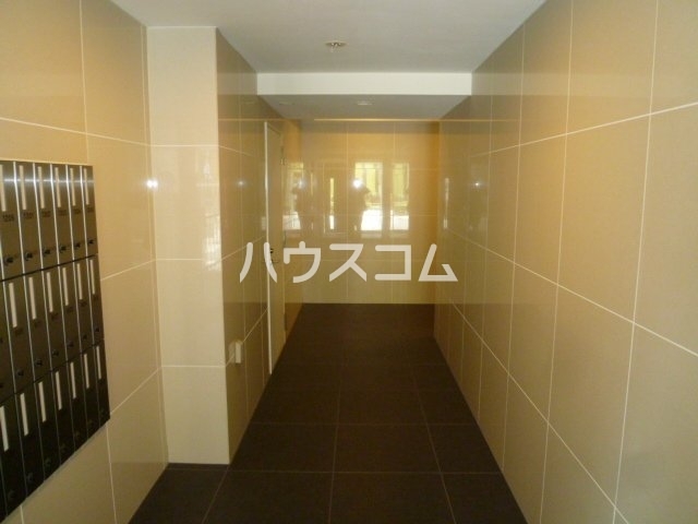16/18 エントランス