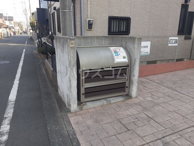 27/30 駐車場