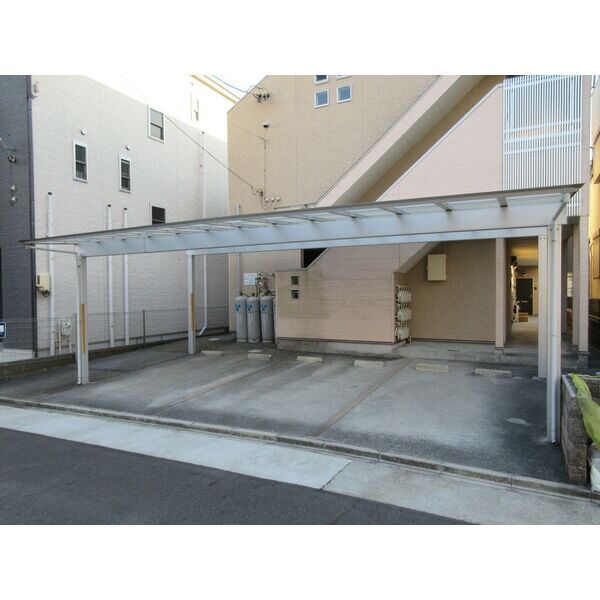 22/30 駐車場