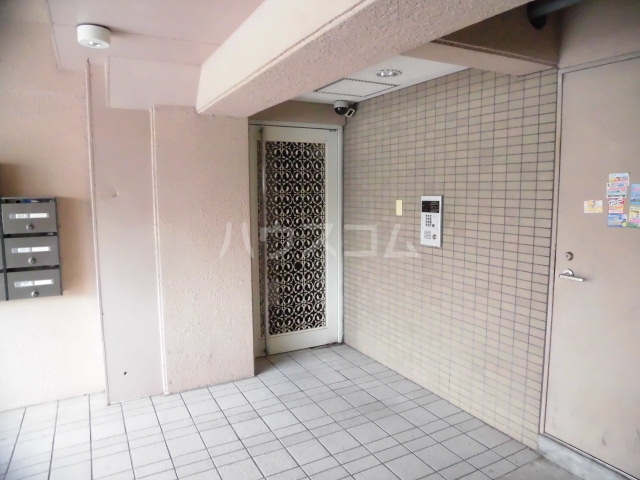 19/23 エントランス