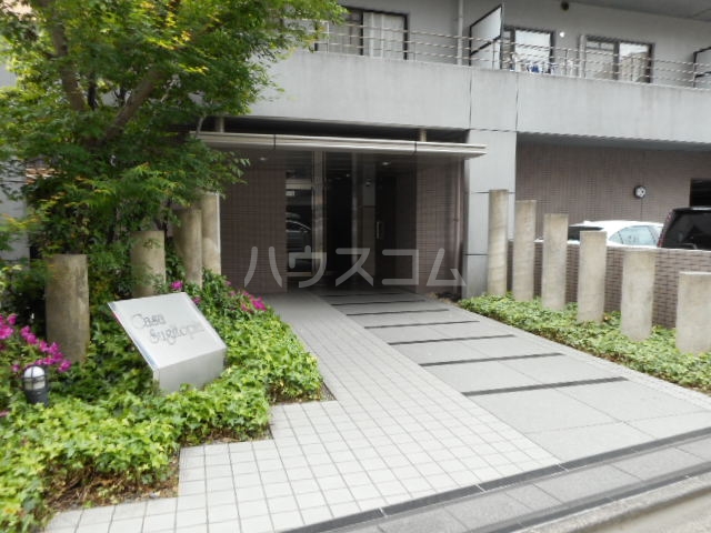 22/26 エントランス