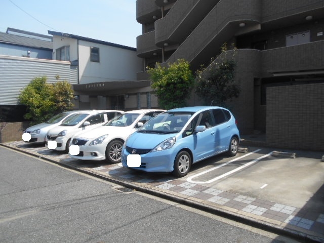 2/10 駐車場