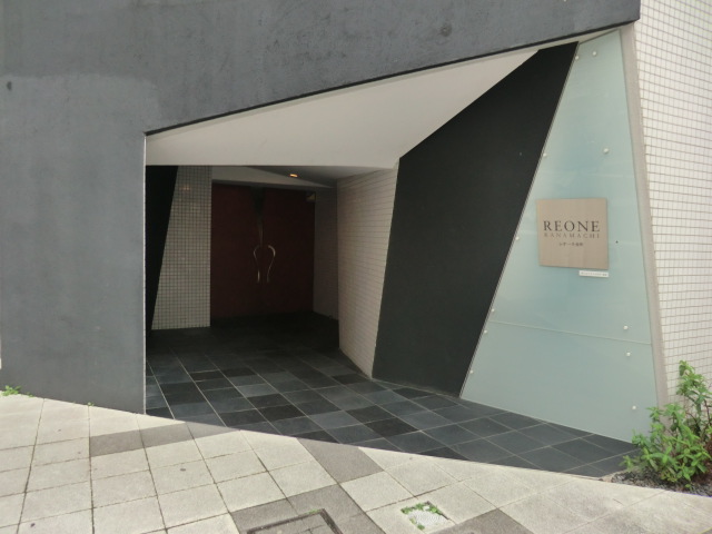 13/23 エントランス