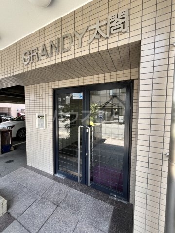 28/30 エントランス