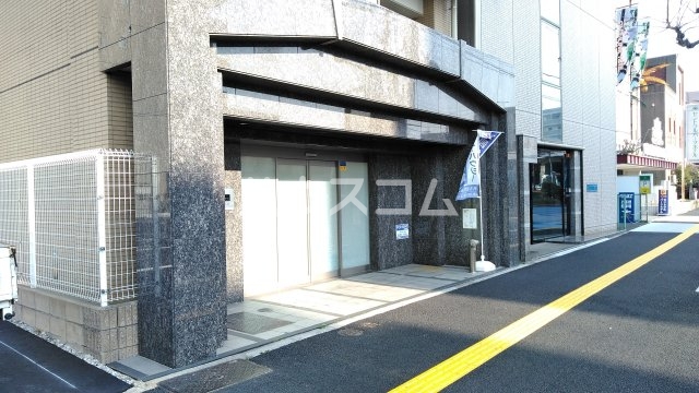 21/27 エントランス