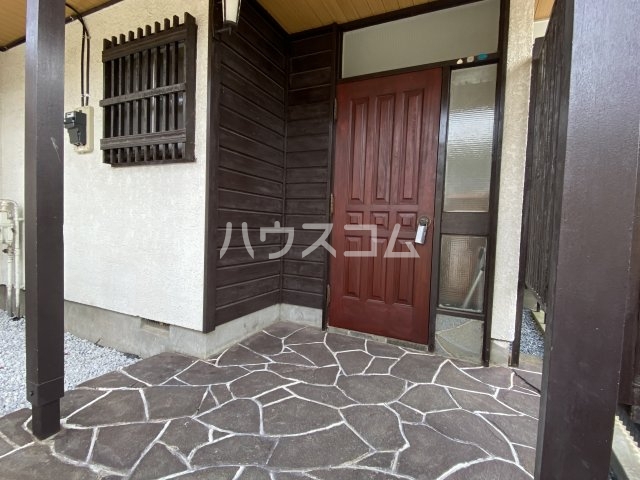 26/29 エントランス