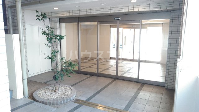 21/28 エントランス