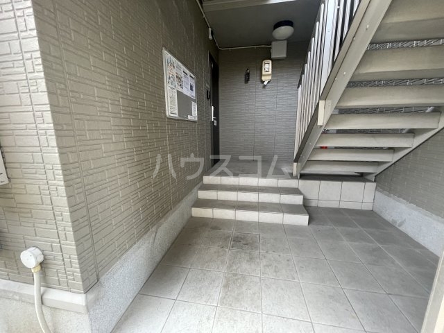 22/30 エントランス