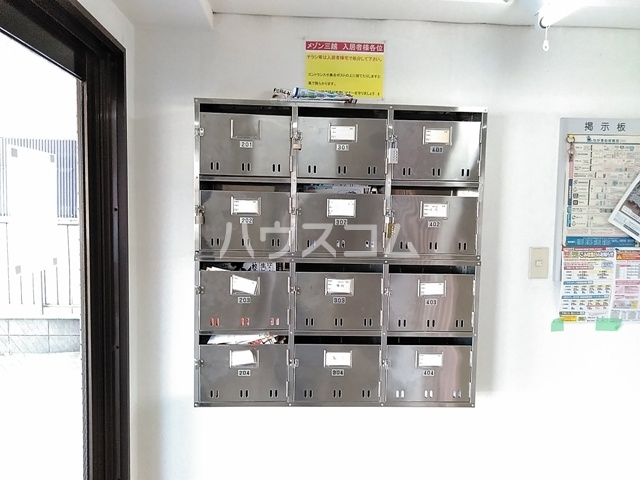 17/25 エントランス