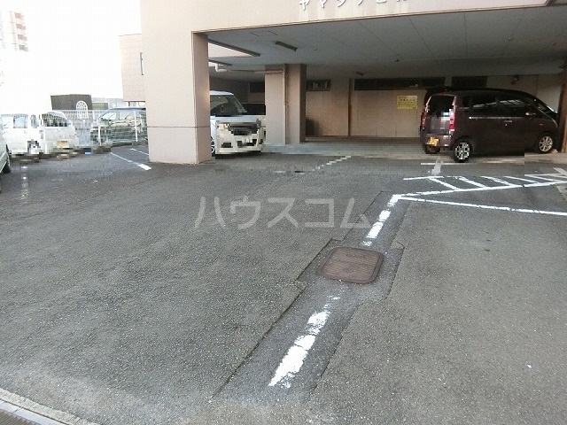 2/3 駐車場