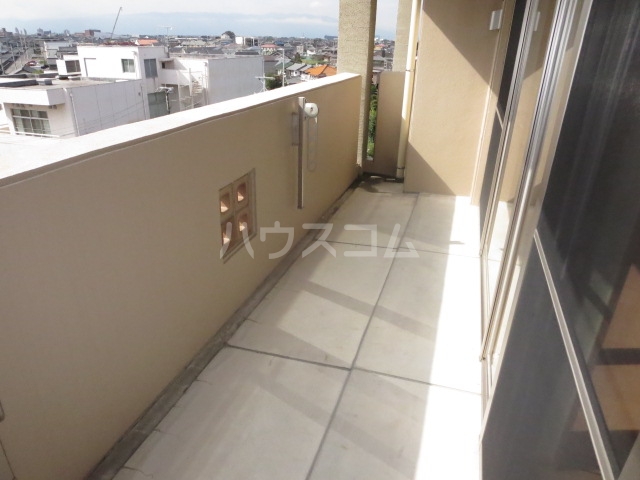 21/26 バルコニー