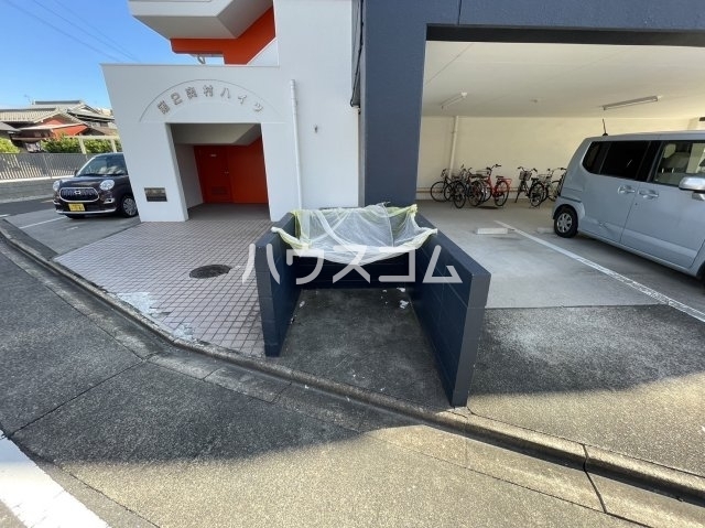 17/23 エントランス