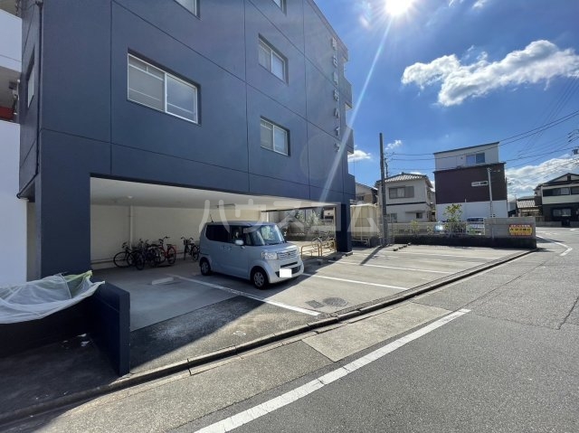 16/23 駐車場