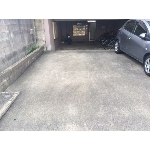 6/13 駐車場